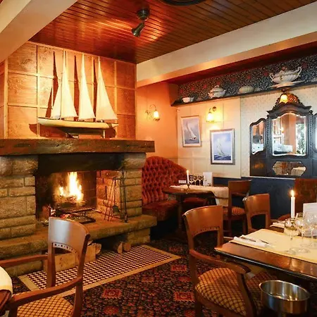 Restaurant Le Cap Hotell 3*